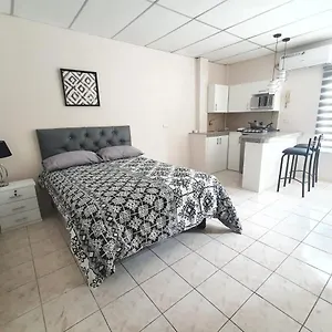 Acogedora Privada En El Norte De Gye Guayaquil